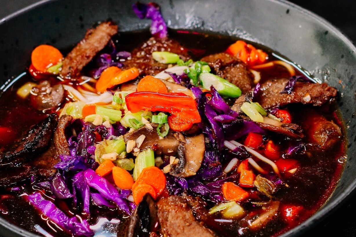 International Dishes by Chef Serge: Beef Ramen Noodle Soup Recipe